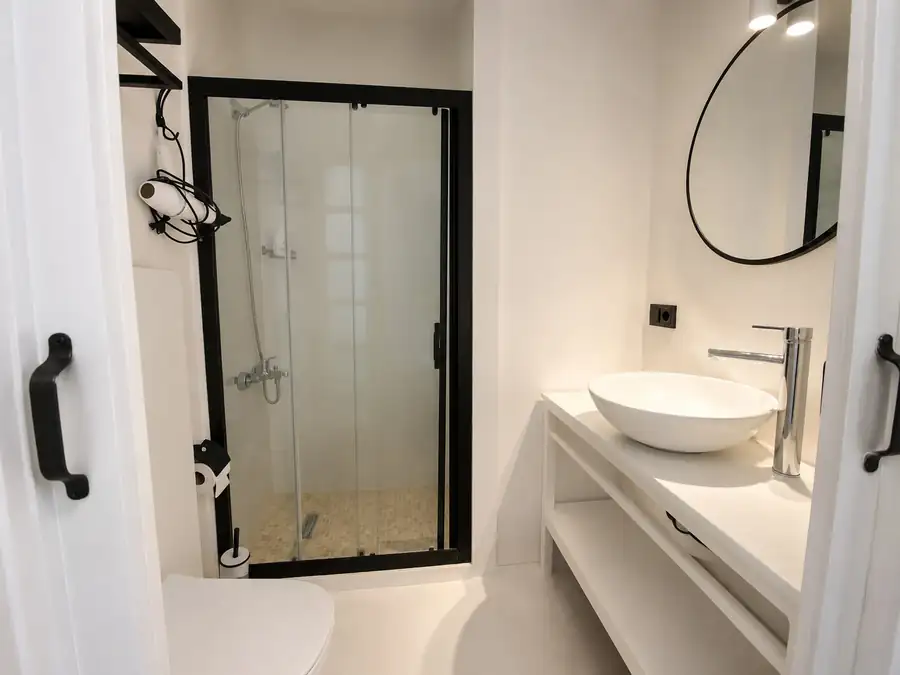 Modern beyaz banyo